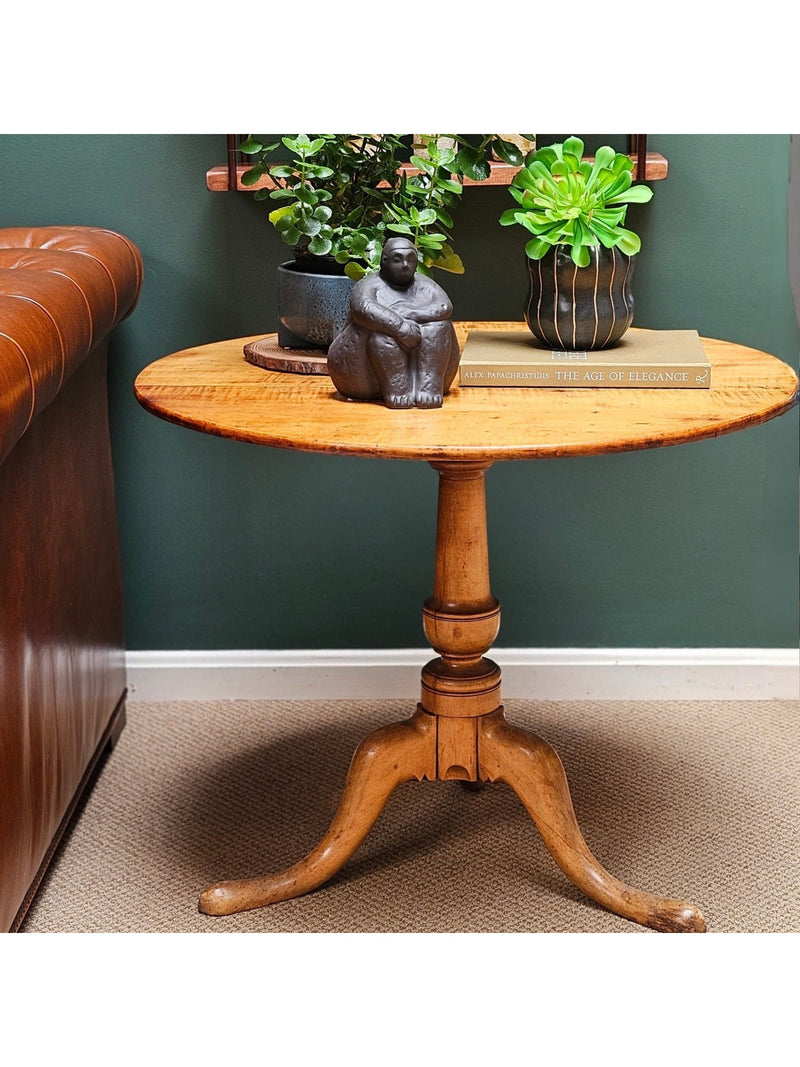 American Queen Anne Tilt-Top Tea Table