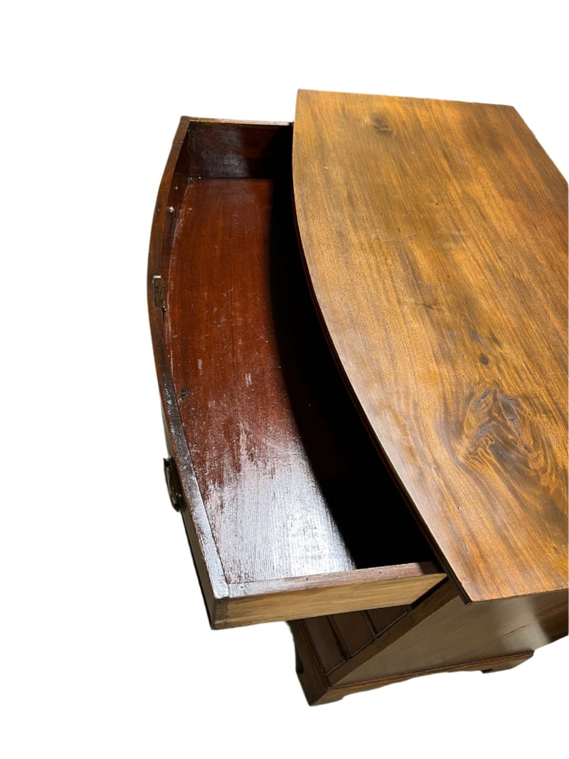 Federal Line-Inlaid 4 Drawer Bowfront Chest | Circa 1800