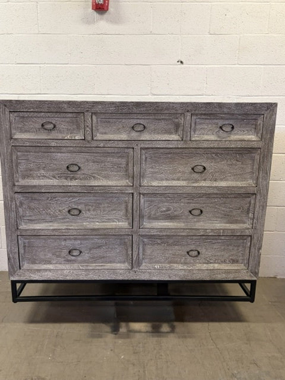Arthur 9 Drawer Dresser