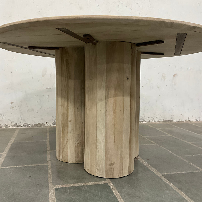 Aiden 55" Round Dining Table