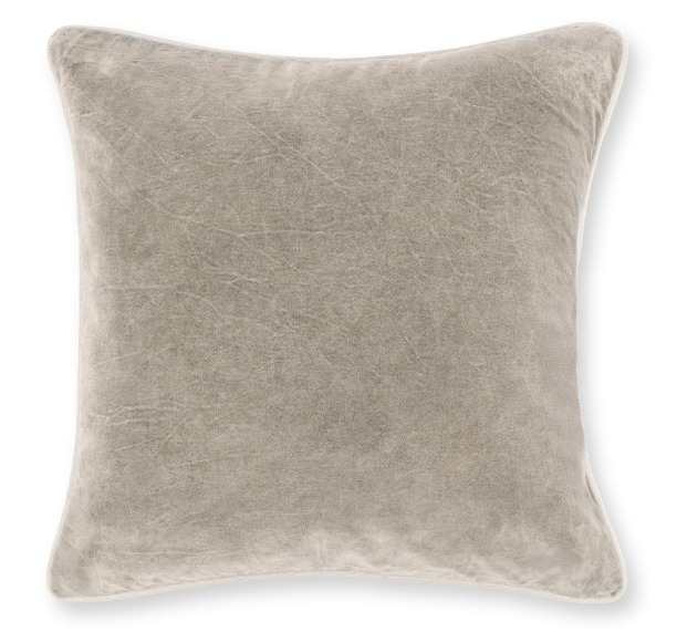 Heirloom Velvet | Silver 22"
